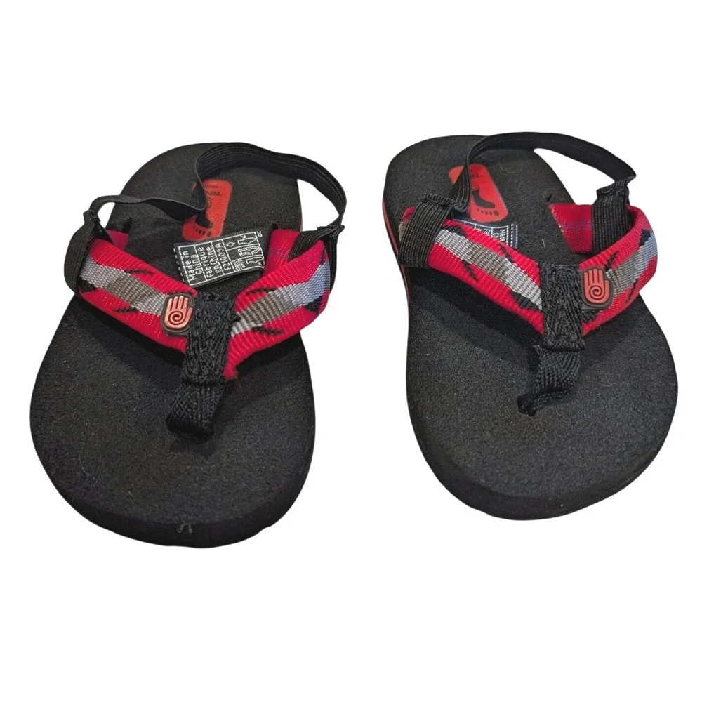 Teva Mush Kids Sandals Black Red Grey Geometric Elastic Heel Strap Size 4/5 6204